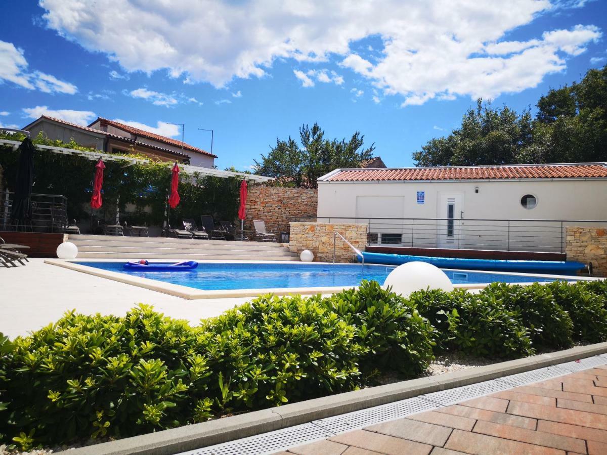 Villa Anja 2Nd Floor Peroj Dış mekan fotoğraf